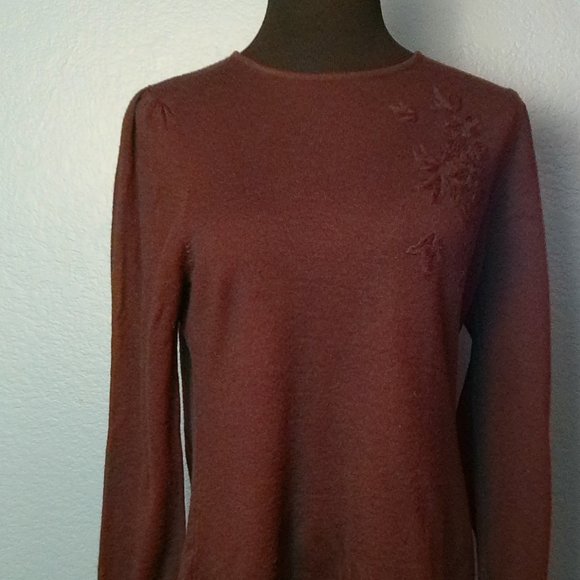 Beautiful Sweater by "i.e." Only $7! - Picture 1 of 3